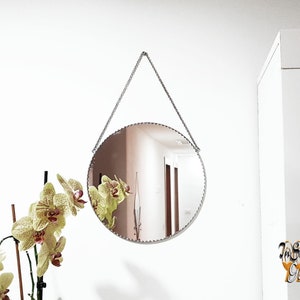 Runder Wandspiegel aus Boho-Buntglas im minimalistischen skandinavischen Stil