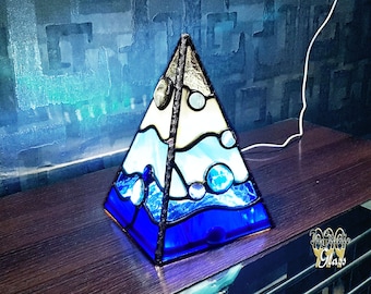 Glaspyramide-Lampe: Geometrisches nautisches Dekor-Nachtlicht