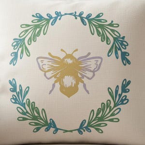 French Bee Stencil: Crown Laurel Wreath, Farmhouse Decor
