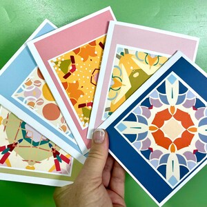 Conjunto de cartões de nota abstratos modernos – 10 ou 20 designs geométricos exclusivos com envelopes, adesivos opcionais. Perfeito para presentear, apreciar! Bauhaus