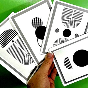 Minimalistisches schwarzweißes Mid-Century Modern Notizkarten Set. Enthält Blankokarten, Umschläge - optional Sticker. Perfekt für jeden Anlass!