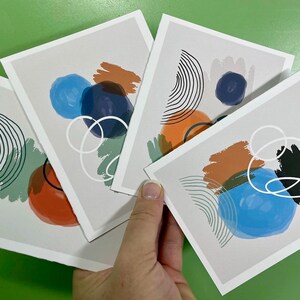Moderne boho abstracte notitiekaartenset uit het midden van de eeuw: 8 of 16 blanco kaarten met enveloppen. Stickers beschikbaar om te verzegelen! Perfect voor elke gelegenheid.
