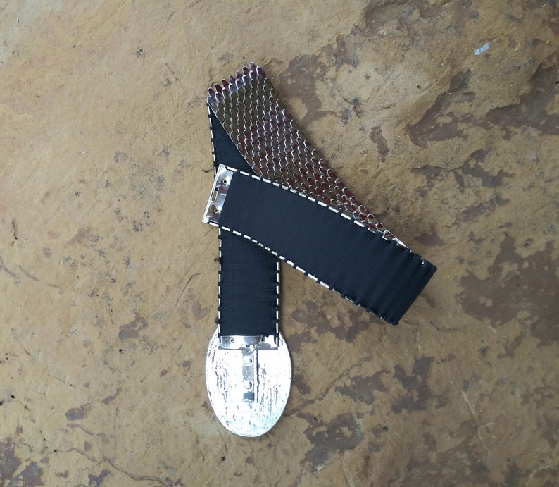 Elastic Stretchy Snake Fish Scale Silver Metal Disco Retro Vintage Belt Slinky Shiny Oval Textured Buckle