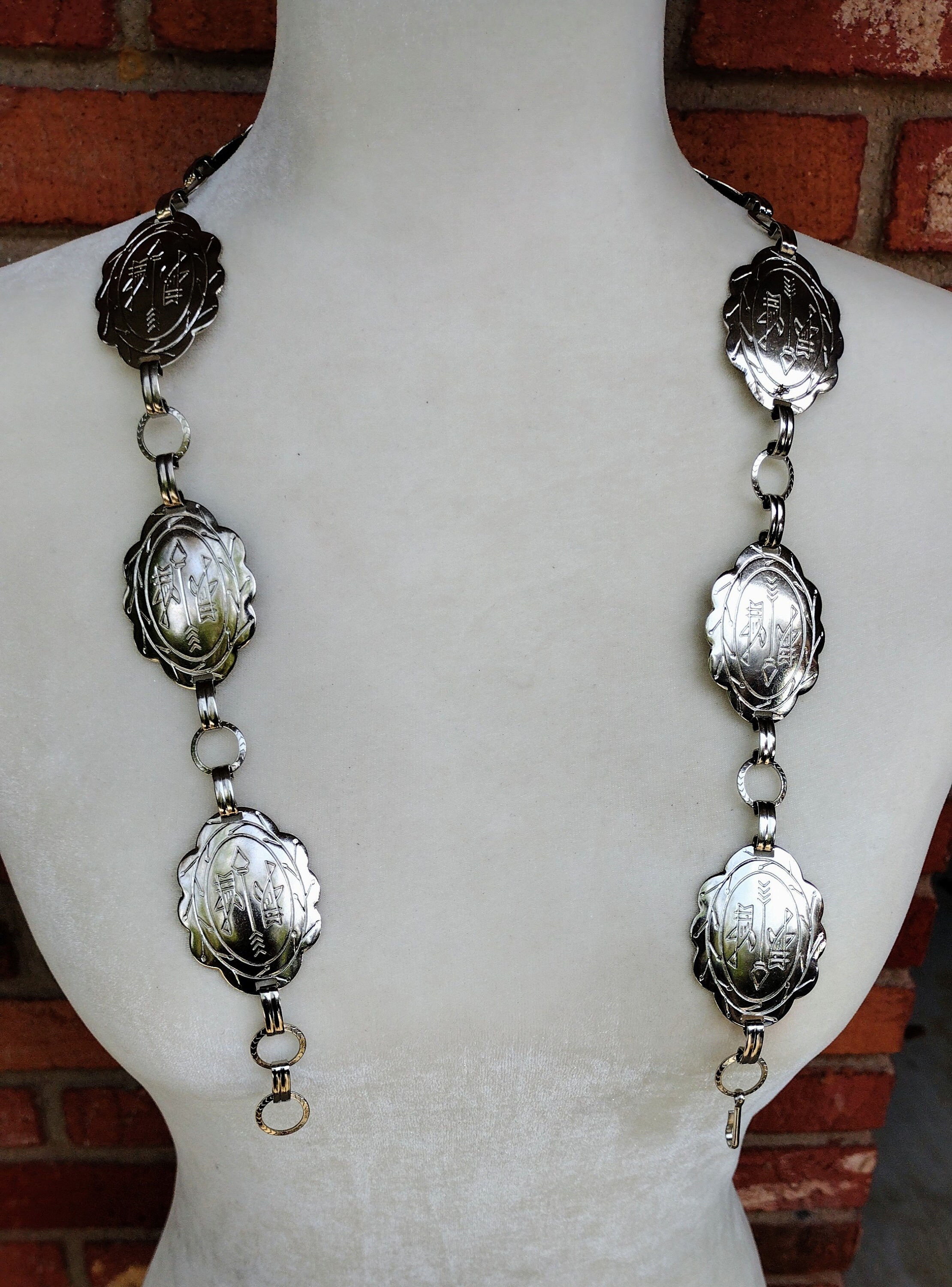 Vintage Silver Oval Concho Belt Engraved Native Arrows Adjustable Detailed Early Vintage Native American Navajo Sterling  main image 2
