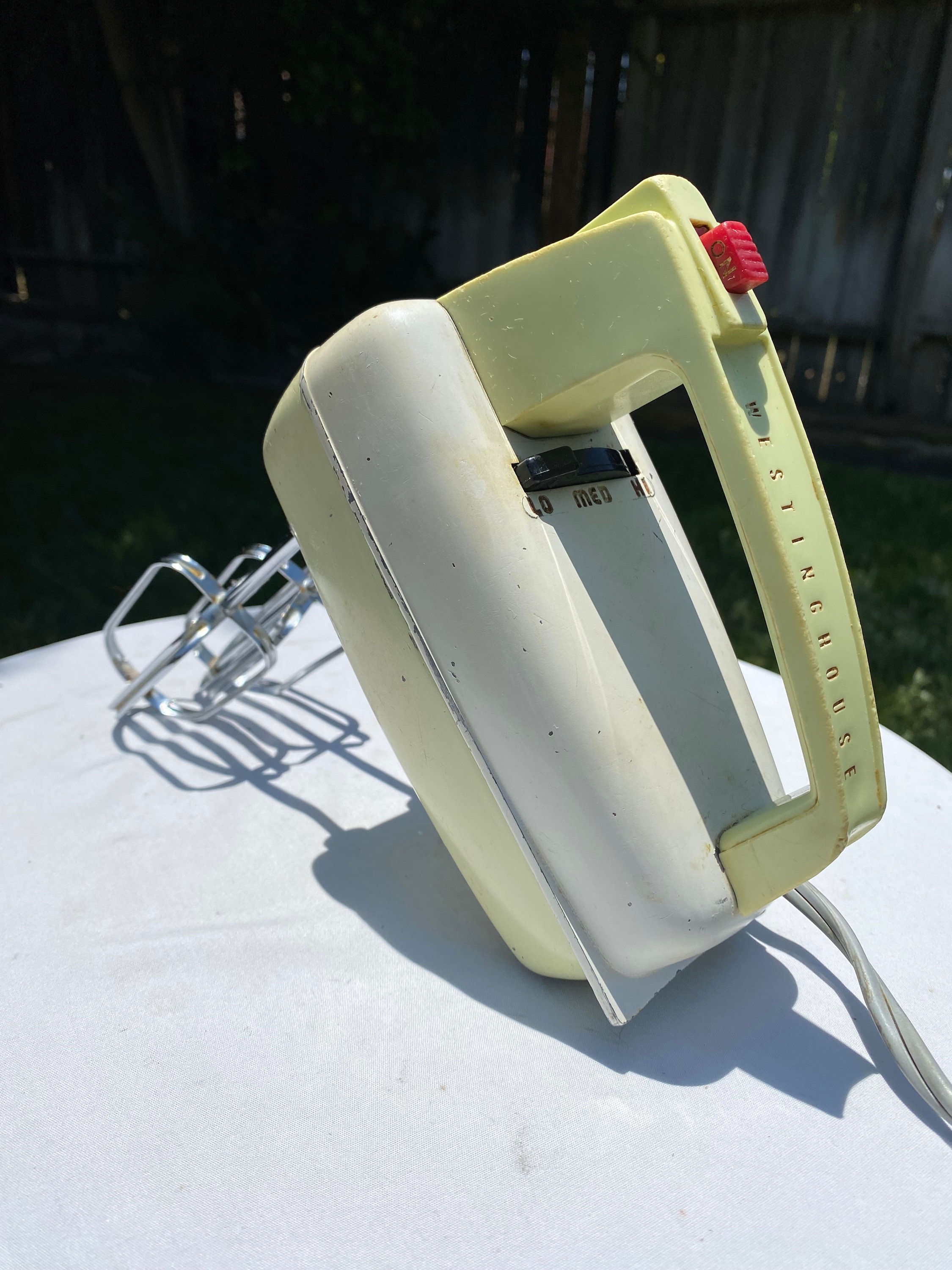 Retro Iona Handheld Mixer Colour Almond, Vintage 