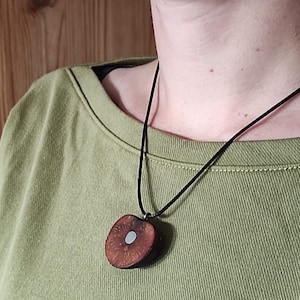 Verzinnte Avocadokern-Kette