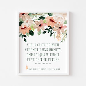 Personalisierte Sprüche 31:25 Wandkunst - Perfekt für ein Muttertagsgeschenk Bibel Vers Versäs Idaica Schöne Coral Flower Poster Mutter Frau Geschenk