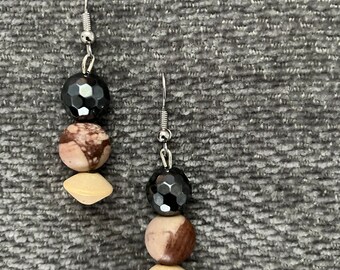 3 bead drop earring, Sparkle bead dangle earrings, beige saucer bead for women