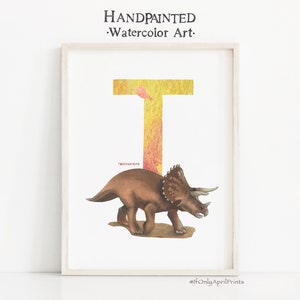 Buchstabe T, Triceratops Dinosaurier Druck, vertikale ABC Dinosaurier Illustration, Alphabet Dinosaurier Wandkunst, Kinderzimmer Dekor, druckbare ABC-Kunst