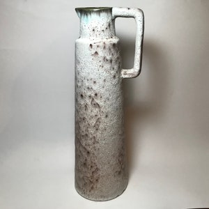 A Rare, Stunning, Tall & Unusual White Mid-Century Ceramano Turmalin Vase, as created by Hans Welling, and in Superb Vintage Condition