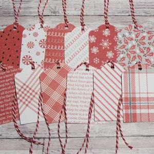 Etiquetas de regalo de Navidad - 12 Count - Etiquetas de Navidad - Etiquetas de regalo rojas - Etiquetas de regalo a cuadros - Etiquetas de Navidad rústicas - Etiquetas de Navidad con cordel
