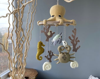 Baby mobile ocean. Octopus/crab/sea horse/coral/stingray/turtle. Nautical nursery decor. Sea creatures cot mobile hanging. Crib mobile
