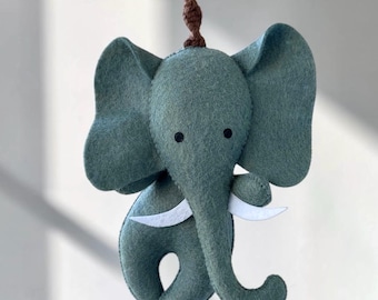 Olifant kinderwagen met rammelaar | Safari vilten autostoeltje