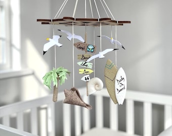 Coastal Beach-babymobiel met surfplank – Handgemaakt nautisch kinderdagverblijf