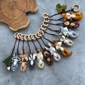 Woodland baby play gym toys/ Forest animals play gym/ Woodland nursery accessory/ Felt Montessori toys hanging/ Baby shower and newborn gift