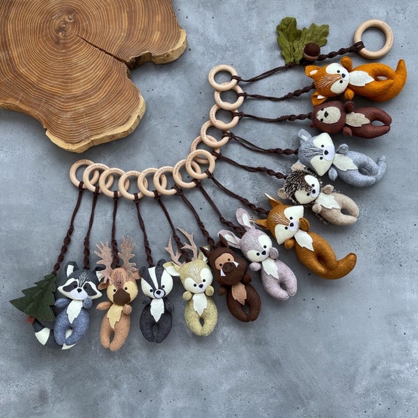 Woodland baby play gym toys/ Forest animals play gym/ Woodland nursery accessory/ Felt Montessori toys hanging/ Baby shower and newborn gift