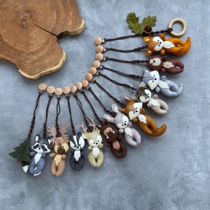 Woodland stroller mobile / Forest animals stroller toys set / Pram accessory/ Stroller lanyard/ Pram felt toy/ neutral gender gift.