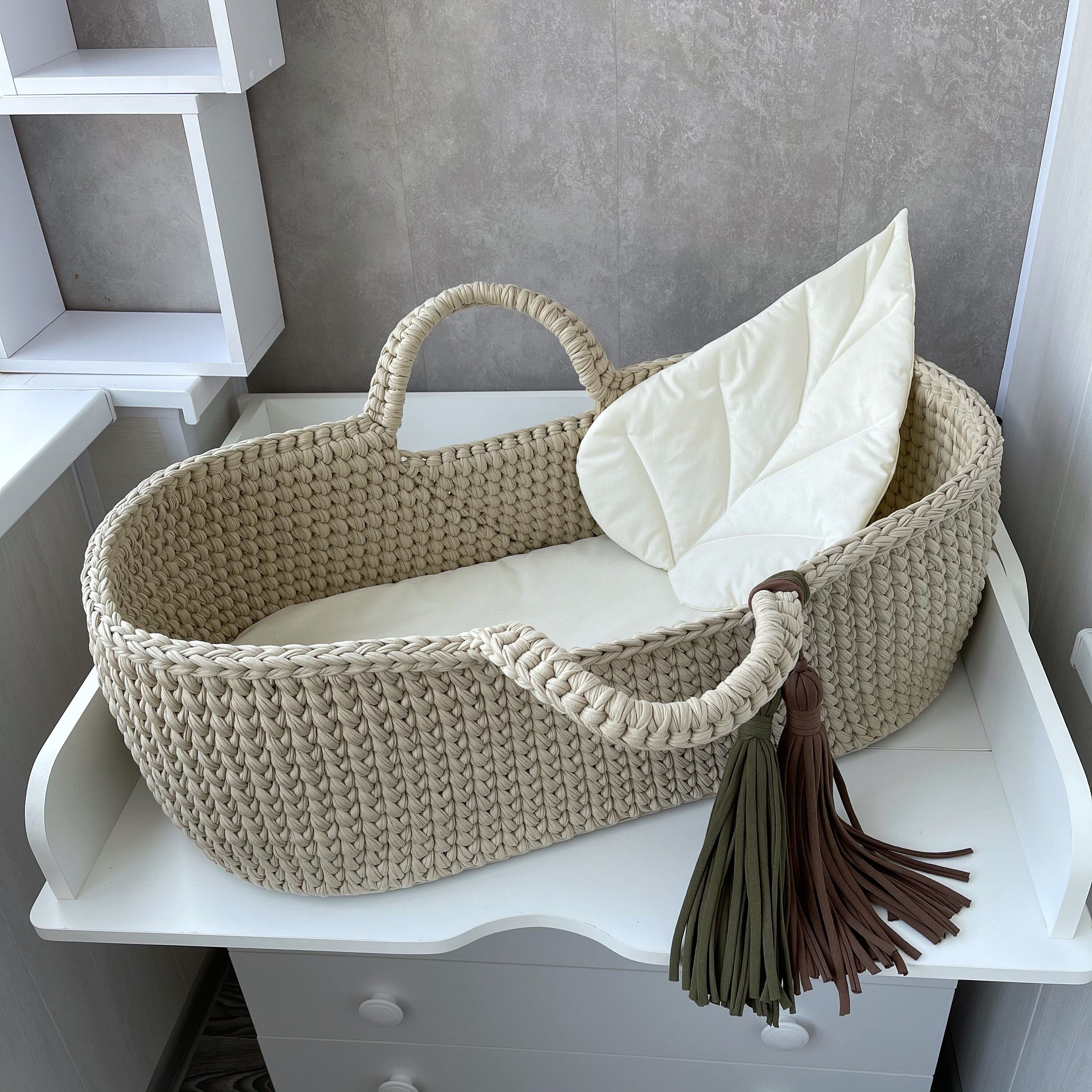 Baby Moses basket with two brushes. Baby crib. Handmade baby Etsy