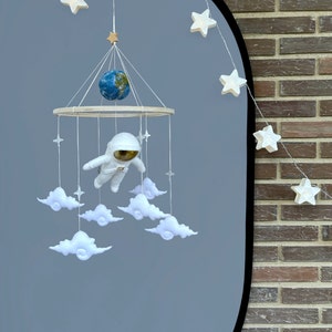 Space baby mobile/ Planet Earth baby mobile/Space nursery decor/ Astronaut baby mobile/ Neutral baby mobile/ Galaxy baby shower theme