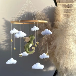 Dragon baby mobile. Knight themed baby mobile. Fantasy nursery decor. Green dragon baby mobile. Cot mobile hanging. Baby shower gift idea.