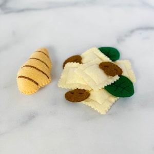 Felt Chicken & Mushroom Spinach Ravioli | Felt Food | Montessori | Pretend Play Kitchen Toys | Felt Dinner Toys | Dinner Restaurant Kit