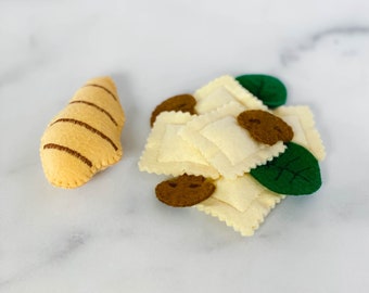 Felt Chicken & Mushroom Spinach Ravioli | Felt Food | Montessori | Pretend Play Kitchen Toys | Felt Dinner Toys | Dinner Restaurant Kit