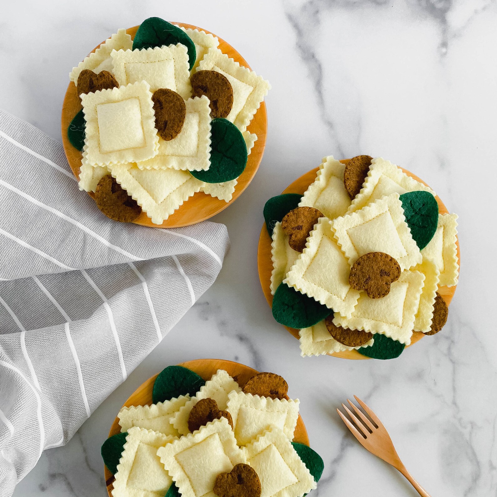 Felt Chicken & Mushroom Spinach Ravioli | Felt Food | Montessori ...