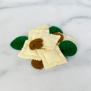 Felt Mushroom Spinach Ravioli | Felt Food | Montessori | Pretend Play Kitchen Toys | Felt Dinner Toys | Dinner Restaurant Kit