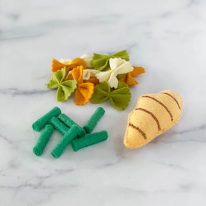 Felt Chicken, Bow Tie Pasta, & Green Beans | Felt Food | Montessori | Pretend Play Kitchen Toys | Felt Dinner Toys | Dinner Restaurant Kit