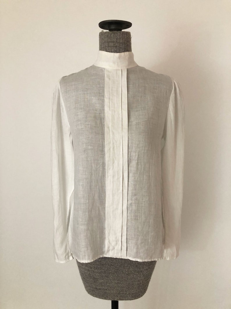 1970s Edwardian White Linen Button Back Blouse High Neck Pintuck Puff Shoulder Blouse Small Medium
