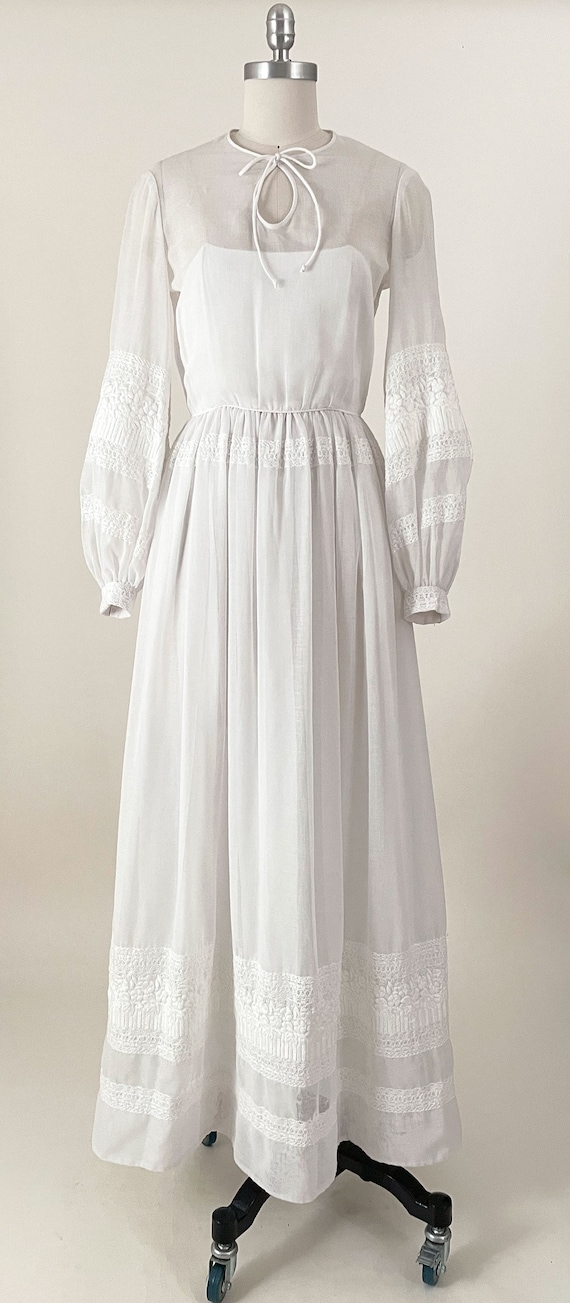 Vamp - Hollywood Ivory Chiffon Bishop Sleeve Gown