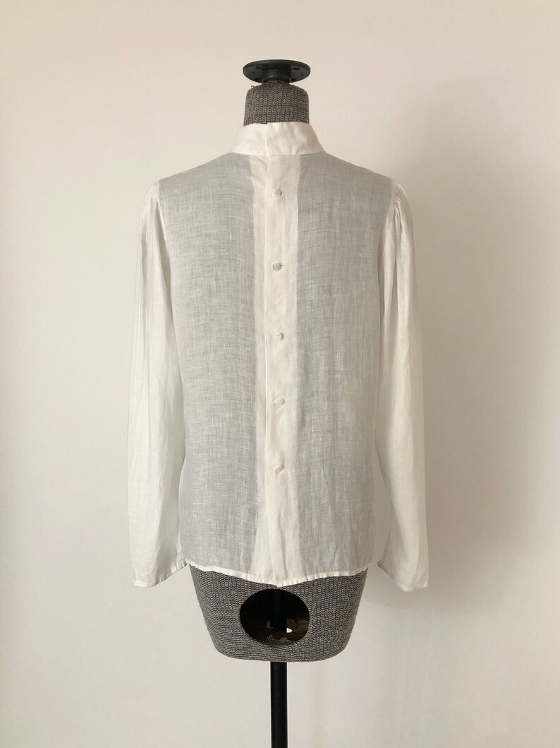 1970s Edwardian White Linen Button Back Blouse High Neck Pintuck Puff Shoulder Blouse Small Medium