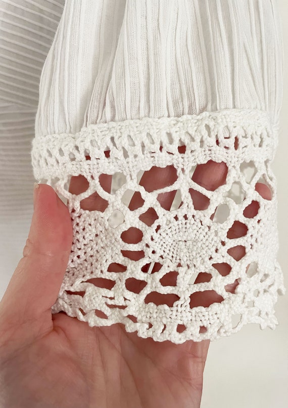 60s 70s White Pintuck Crochet Shift Dress | Gisel… - image 4