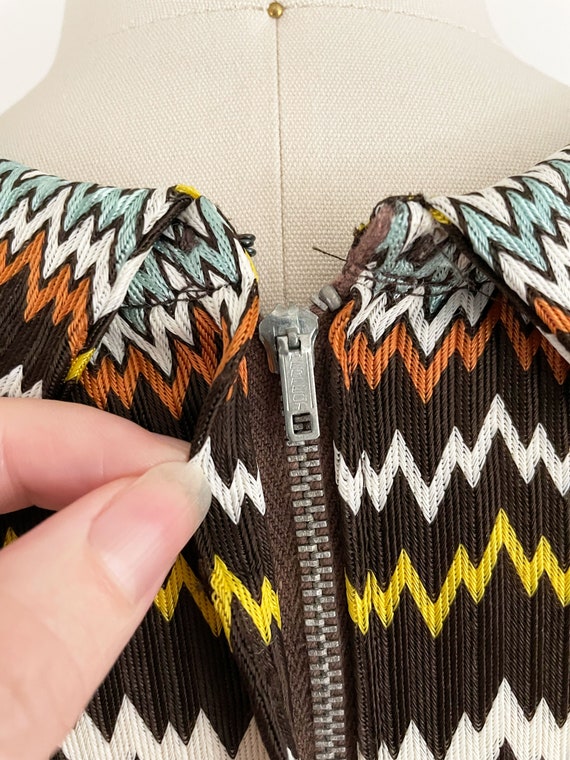 60s Abstract Zig Zag Psychedelic Shift Dress | Te… - image 7