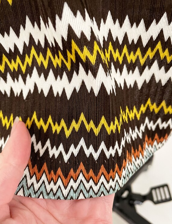 60s Abstract Zig Zag Psychedelic Shift Dress | Te… - image 5