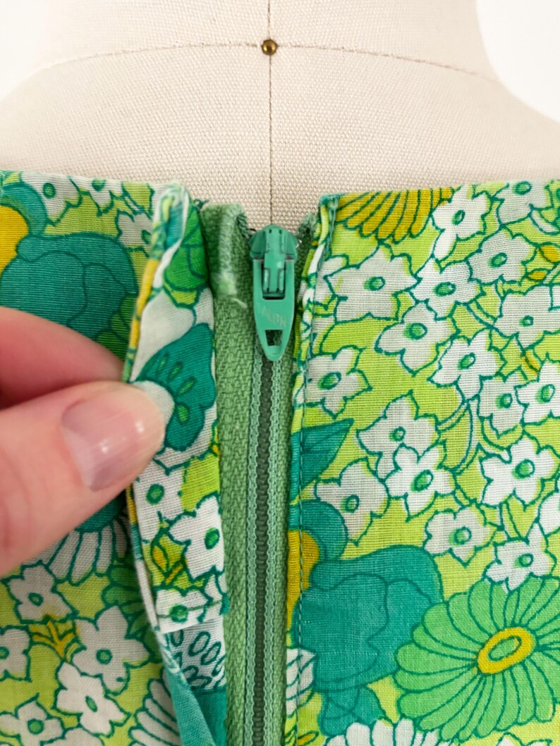 60s Lilly Pulitzer Style Green Floral Fit and Flare Dress | Small Medium image 9
