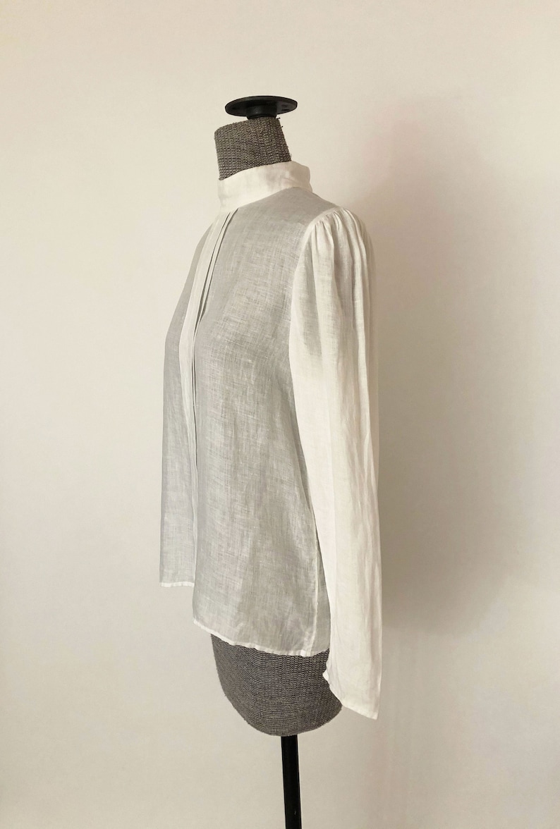 1970s Edwardian White Linen Button Back Blouse High Neck Pintuck Puff Shoulder Blouse Small Medium