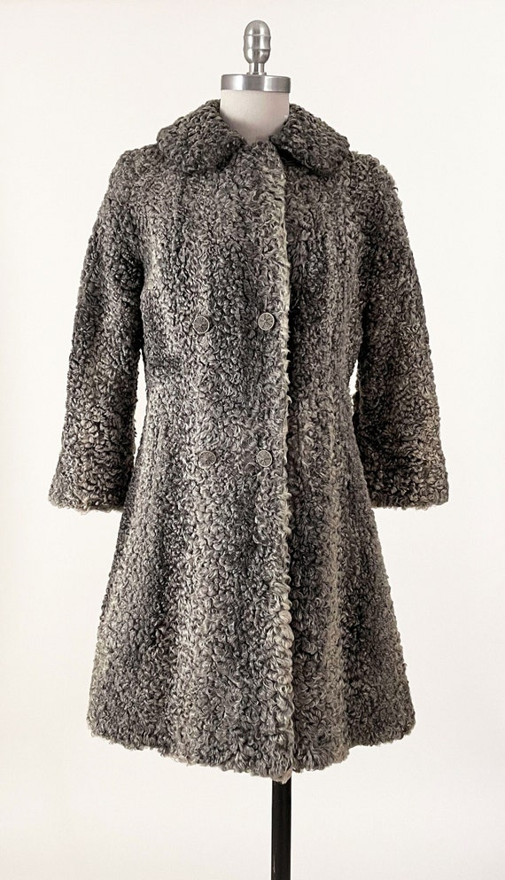 60s Grey Curly Lamb Swing Coat | Le Viens De Four… - image 2