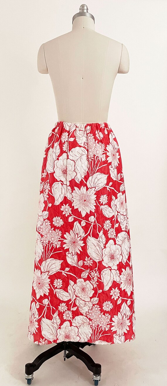 70s Red Floral Quilted Maxi Skirt | Macro Floral … - image 5