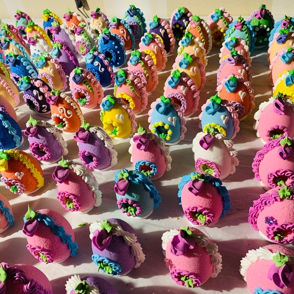 Peek a Boo Sugar Egg