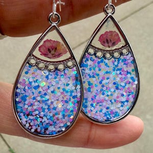 Floral resin Earrings, Lightweight Earrings for Her, Nature Themed Handmade Earrings,  Gift