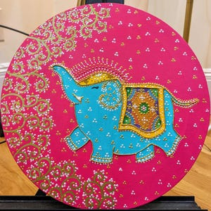Airavat Malerei: Glücklicher verzierter Elefant Art