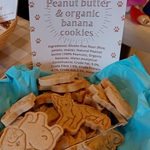 Organic dog variety mini treats . Peanut butter and banana Oat, carrot and apple Coconut and banana. Peanut butter/banana