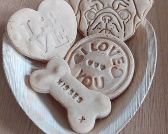 Love, Pugs & kisses Dog cookie bowl. Dog Valentine's day gift. Vegan, Gluten free, naturally fallen palm leaf bowl.