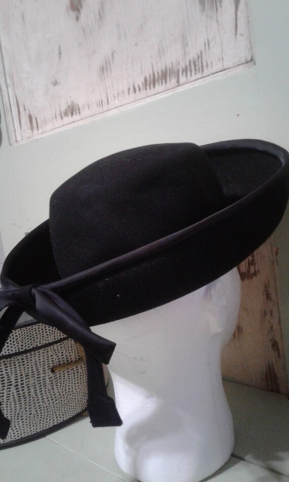 Vintage Lazarus felt Breton hat