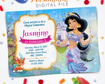 Pode incluir: Um convite de aniversário azul e amarelo com Jasmine de Aladdin da Disney. O convite inclui o texto "Come and join us for a Magical Celebration! Jasmine is turning 5. Saturday, March 13, 2019 2:00-4:00 PM 1234 Main Street Road, ABC, 334455 RSVP to Mother III-222-3333"