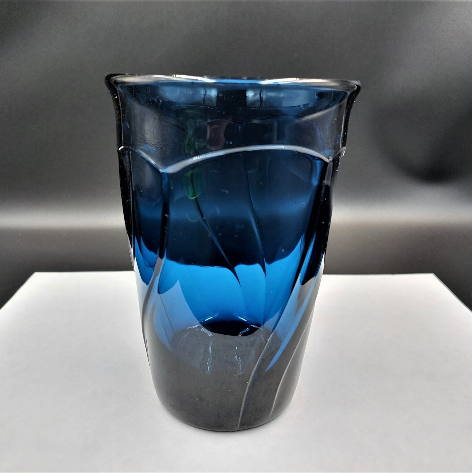 Blue Art Glass Cup, Vintage Blue Swirled Water Glass, Royal Blue Thick  Glass Cup, Beautiful Art Glass Water Glass, Unique Blue Hostess Gift
