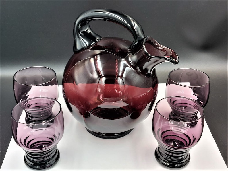 Vintage CAMBRIDGE Amethyst ELEGANT Era Glass Ball Pitcher & 4 Cordial Tumbler Glasses Retro Glass Beautiful Set !