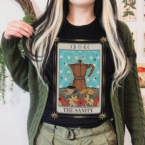 Camiseta de tarot de café / Camiseta divertida de café / Camiseta de tarot de comida / Regalos para amantes del café / Ropa hippie alternativa