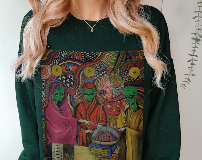 Comfy Green Alien Sweatshirt: Psychedelic Unisex Cotton Blend